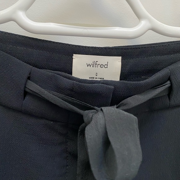 EUC Wilfred Exergue Shorts - Picture 3 of 4